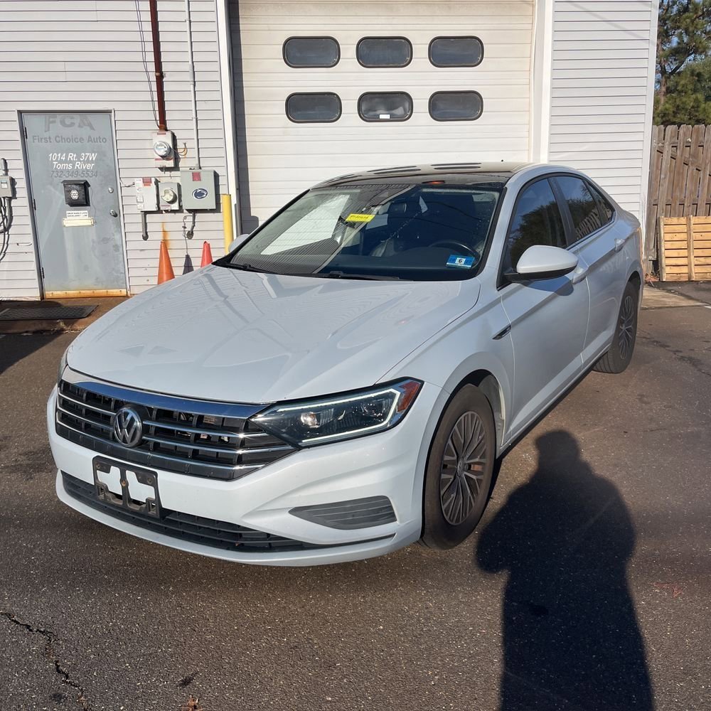 Used 2019 Volkswagen Jetta SEL image 2