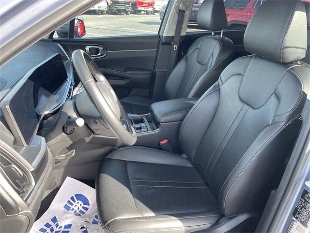 Used 2024 Kia Sorento S image 11