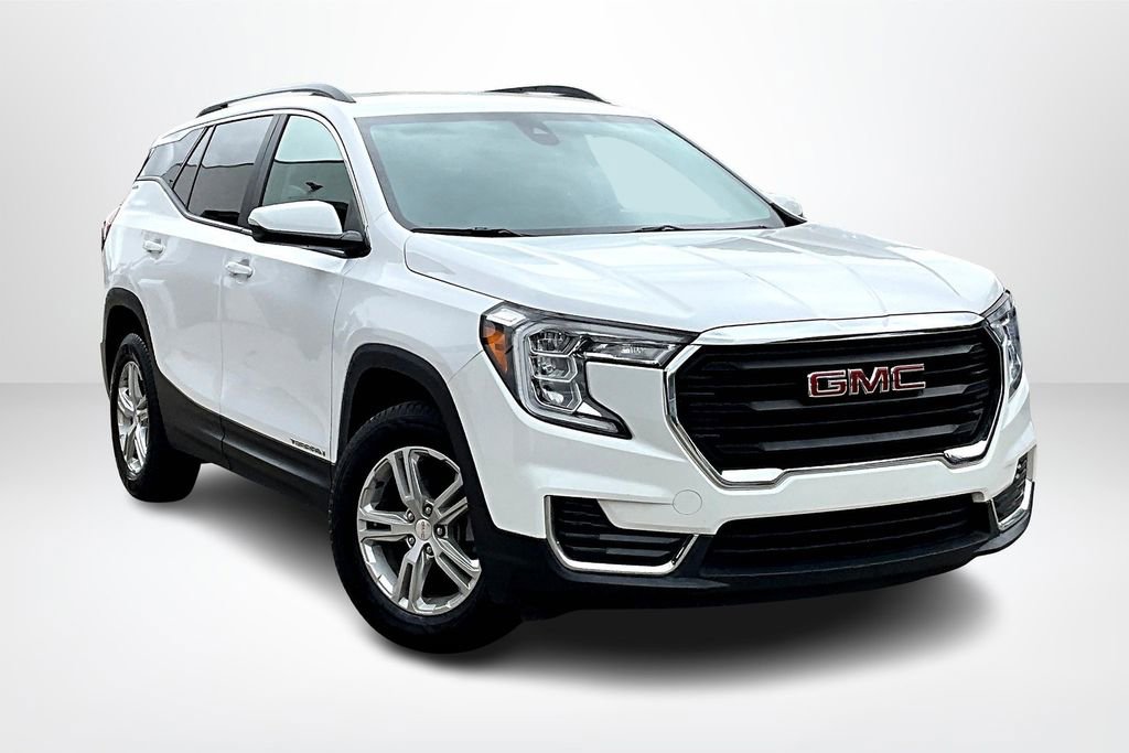 Used 2023 GMC Terrain SLE w/ Driver Convenience Package image 3