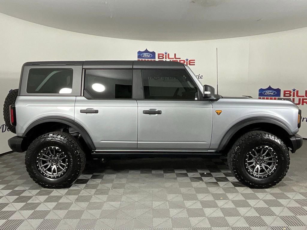 Used 2023 Ford Bronco Badlands image 2