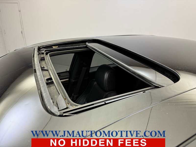 Used 2017 Ford Taurus Limited w/ Driver Assist Package image 11