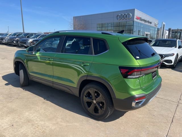 New 2026 Volkswagen Taos SEL image 4