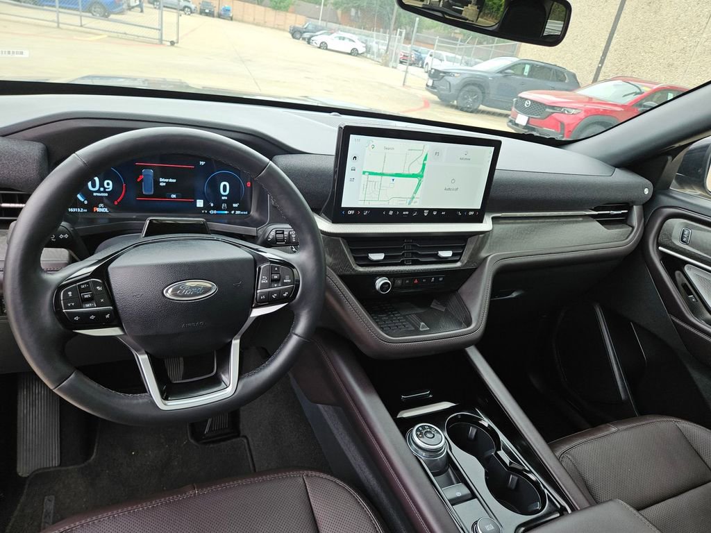 Used 2025 Ford Explorer Platinum w/ LUX Leather Package AWD/4WD image 16