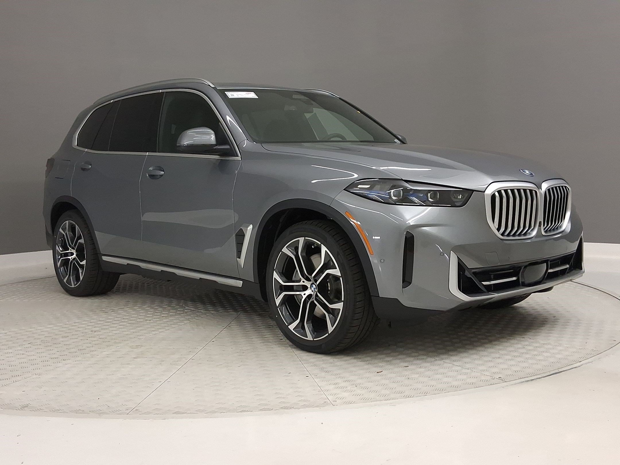 New 2026 BMW X5 xDrive50e w/ Premium Package AWD/4WD image 5