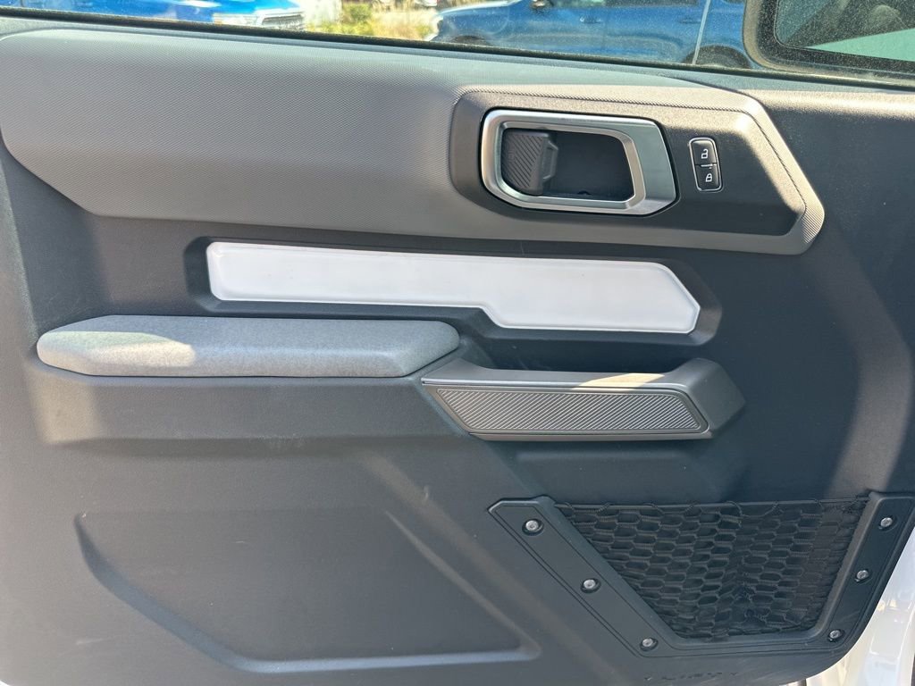 Used 2022 Ford Bronco Black Diamond image 11