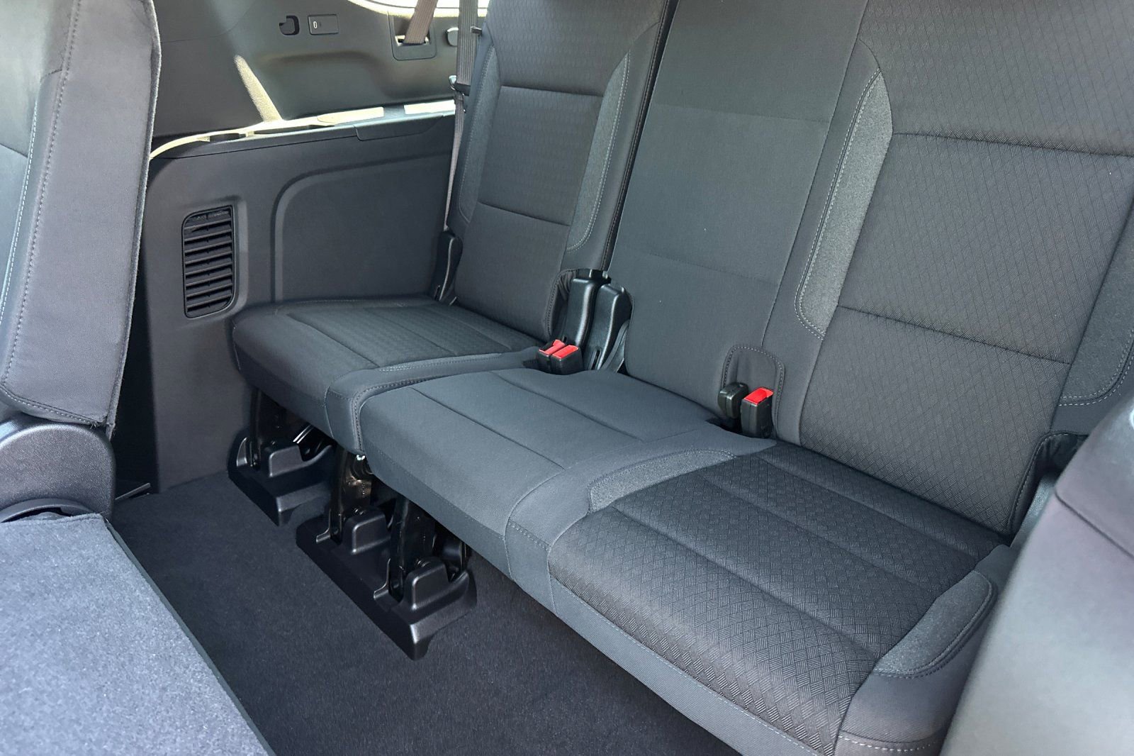 New 2026 Chevrolet Suburban LS w/ LPO, Dark Essentials Package image 15