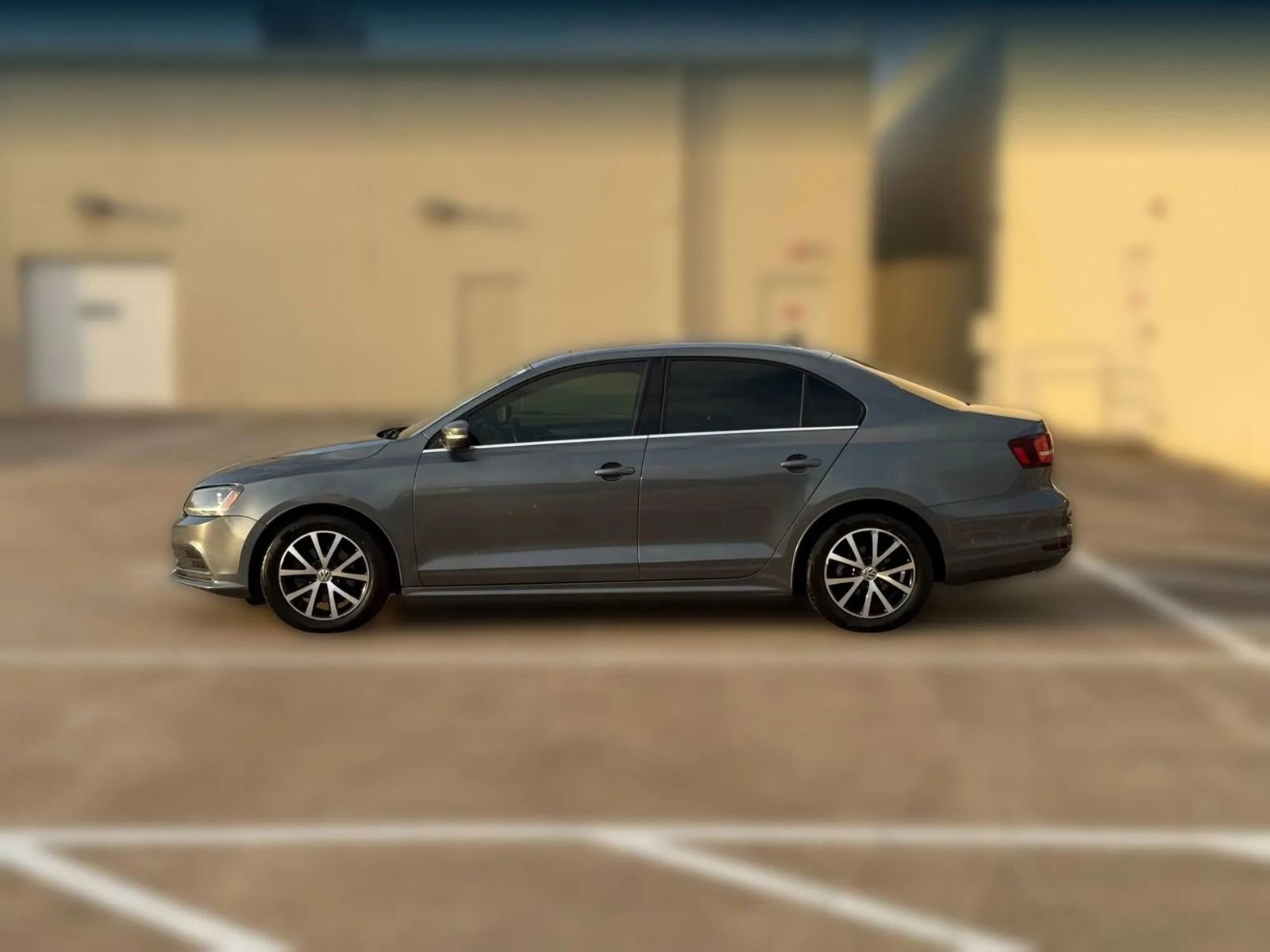 Used 2017 Volkswagen Jetta SE image 5