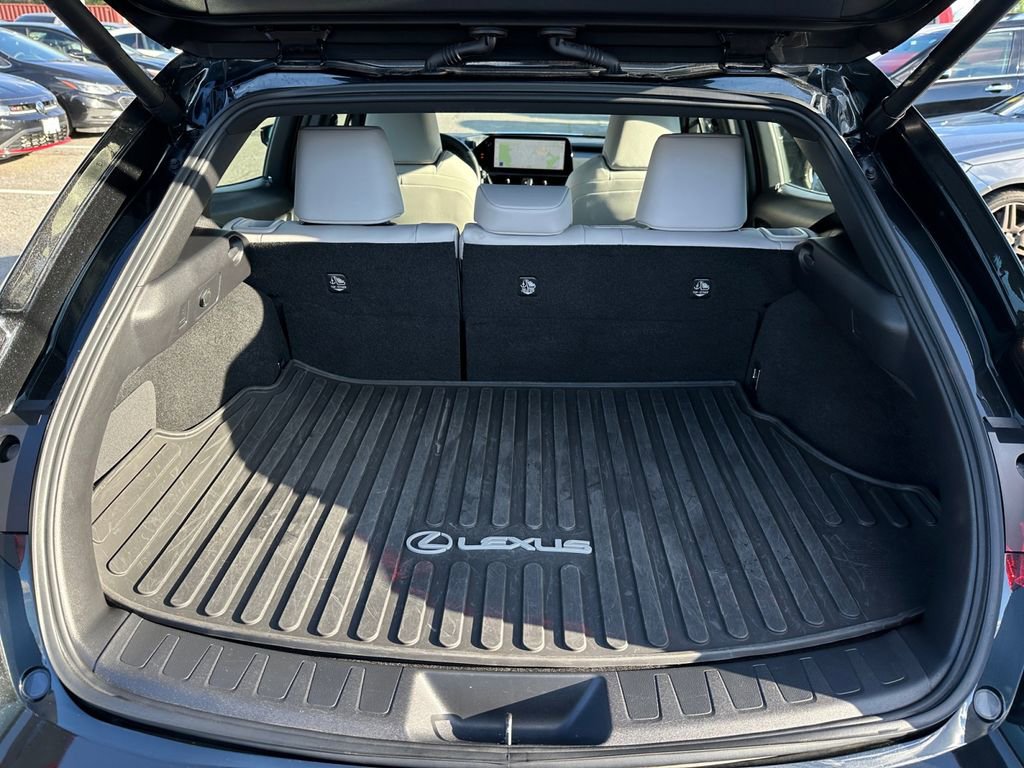 Used 2023 Lexus UX 250h FWD w/ Accessory Package (Z2) image 24