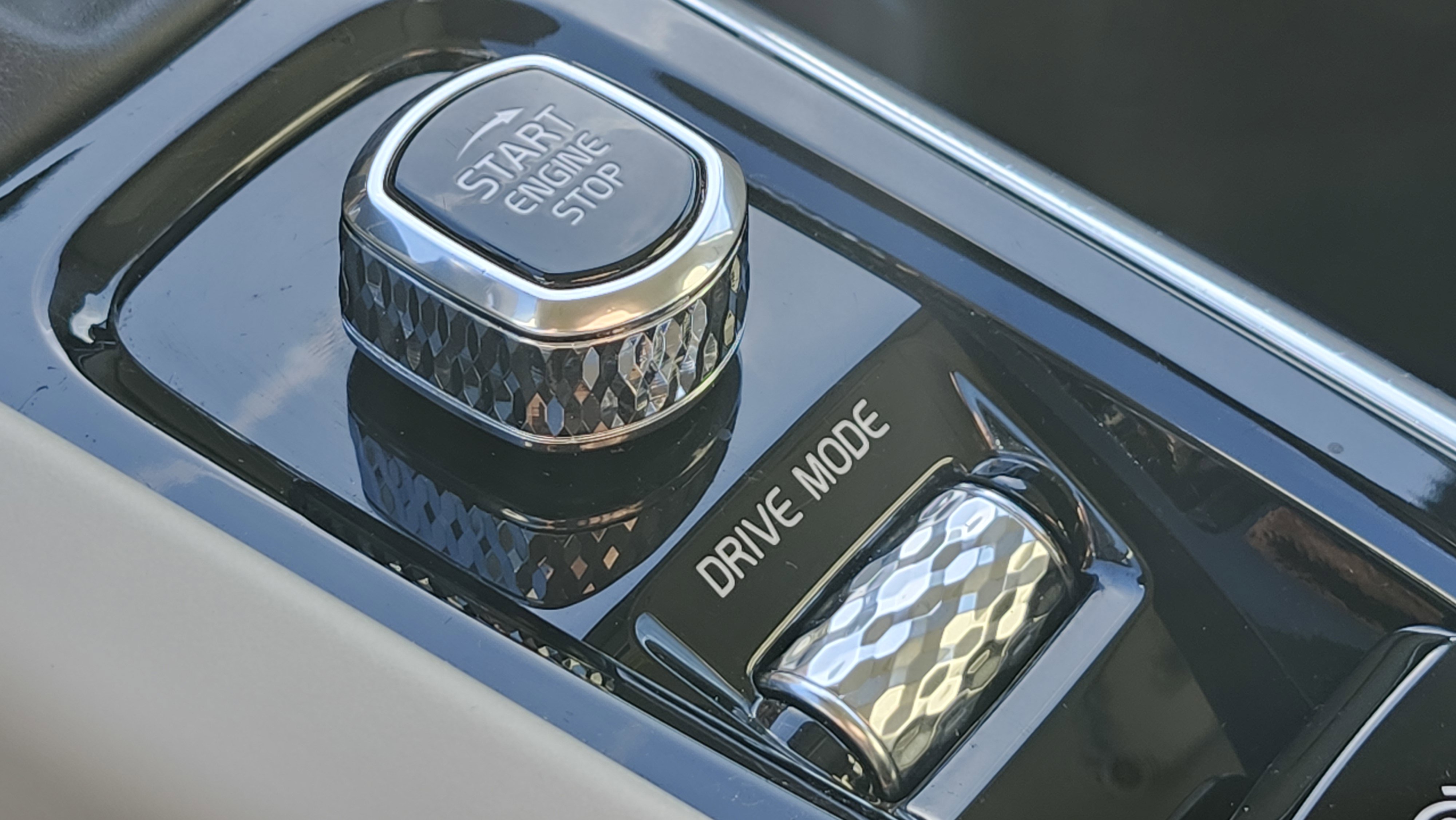 Used 2021 Volvo S60 T5 Momentum image 32