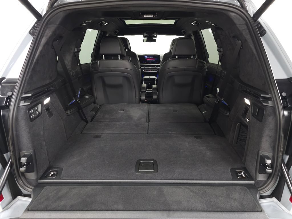 Used 2026 BMW X7 M60i AWD/4WD image 8