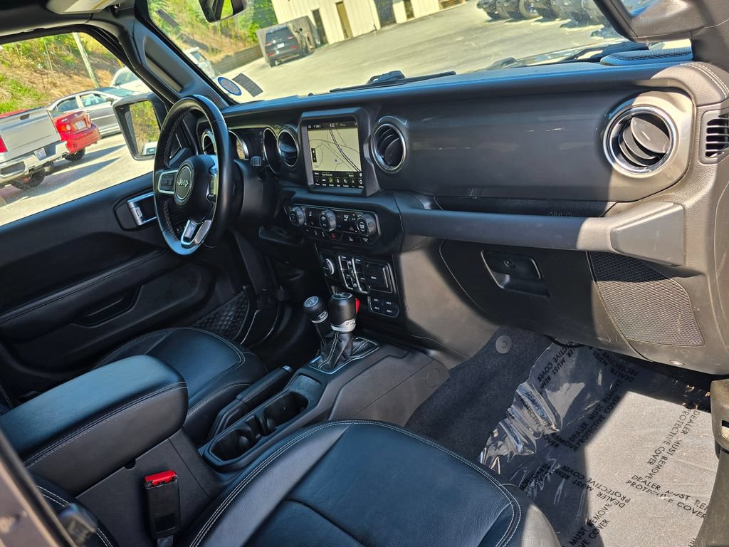 Used 2022 Jeep Wrangler Unlimited Sahara AWD/4WD image 28