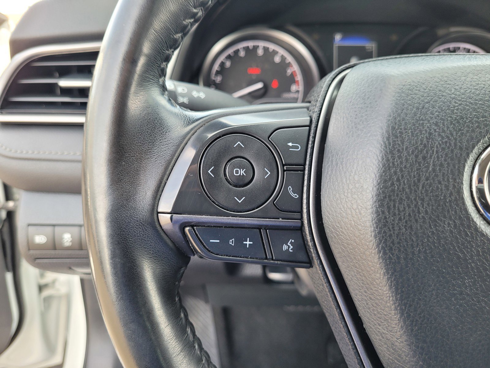 Used 2024 Toyota Camry SE image 22