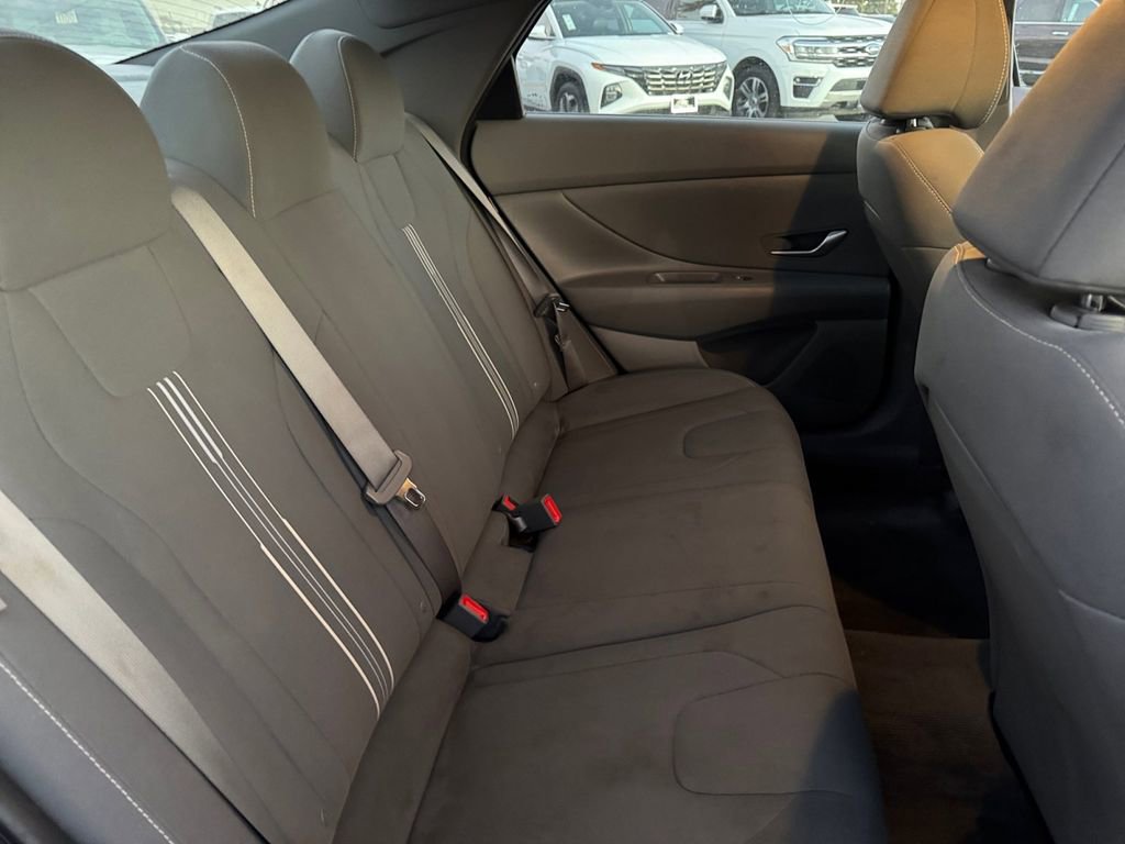 Used 2024 Hyundai Elantra SEL image 28