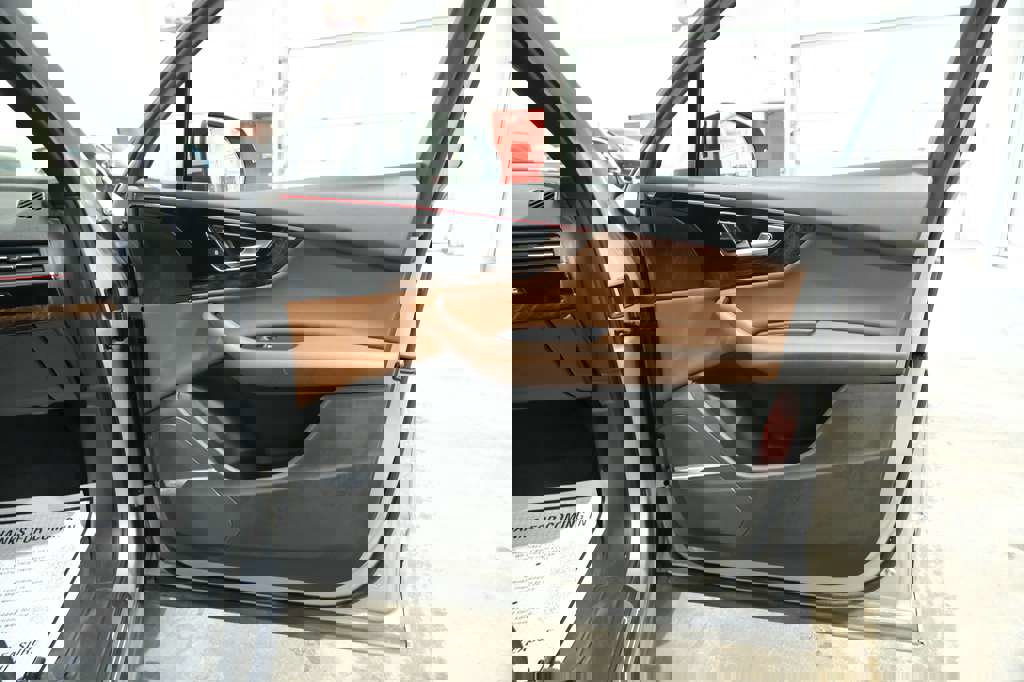 Used 2017 Audi Q7 3.0T Prestige image 37