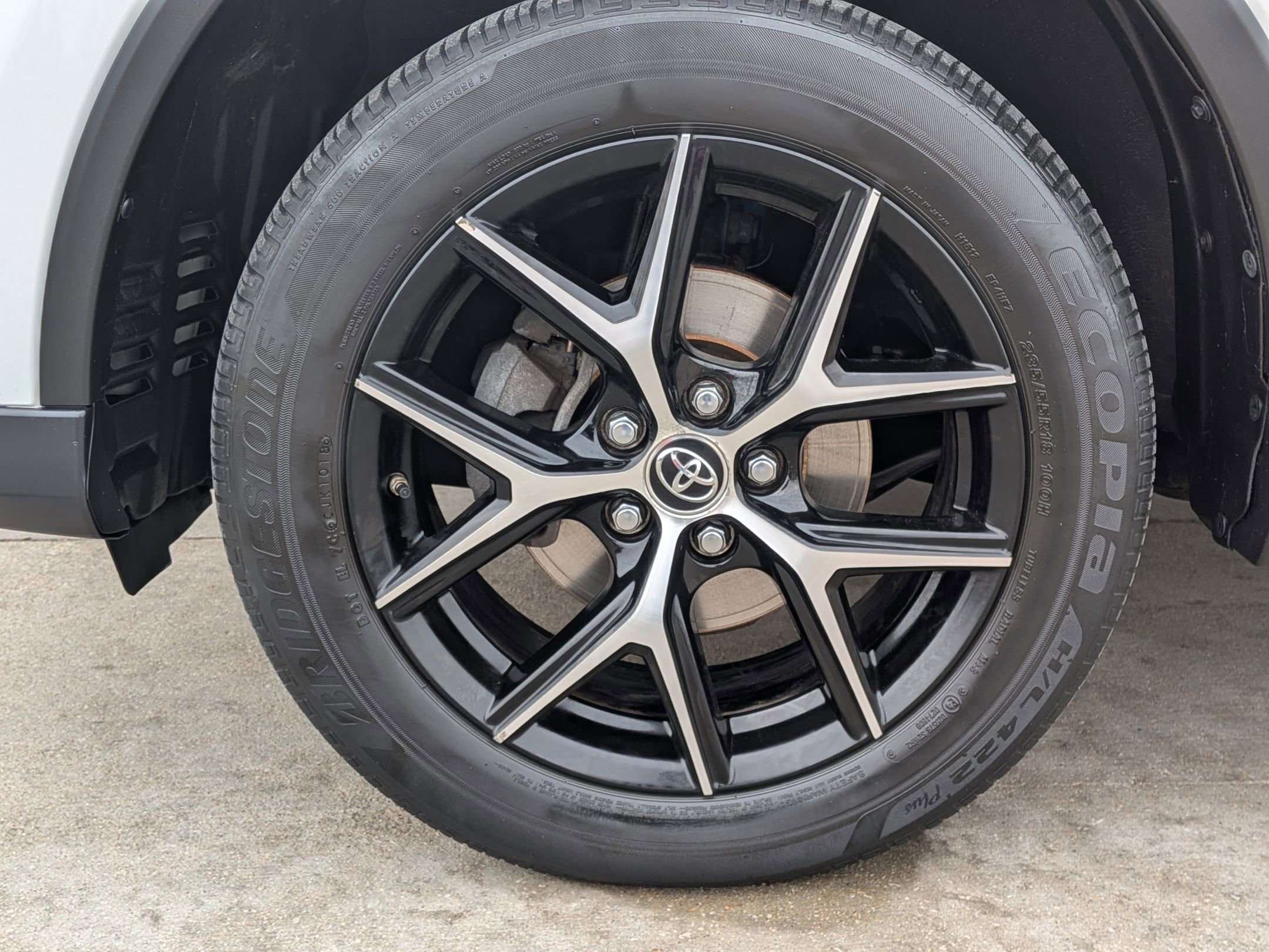 Used 2018 Toyota RAV4 SE w/ Power Extra Value Package image 33