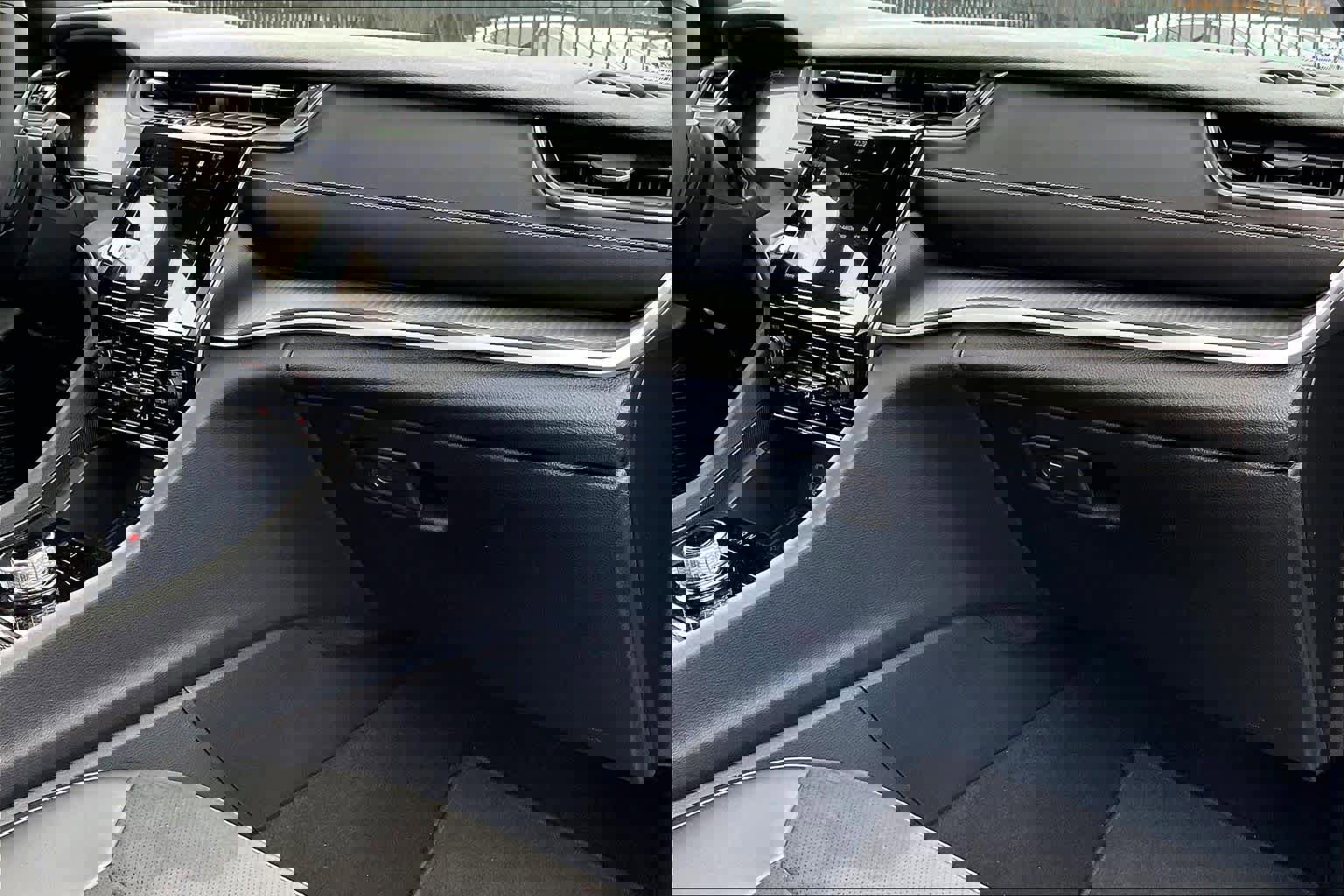 Used 2024 Jeep Grand Cherokee Altitude image 17