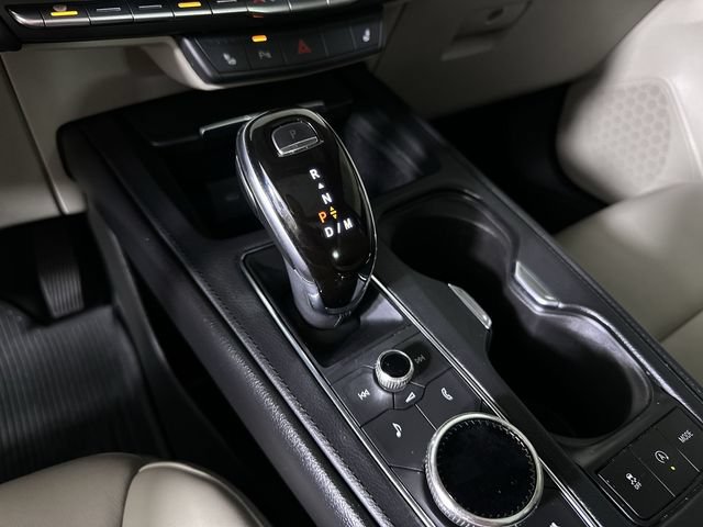 Used 2021 Cadillac XT4 Premium Luxury w/ Cold Weather Package FWD image 16