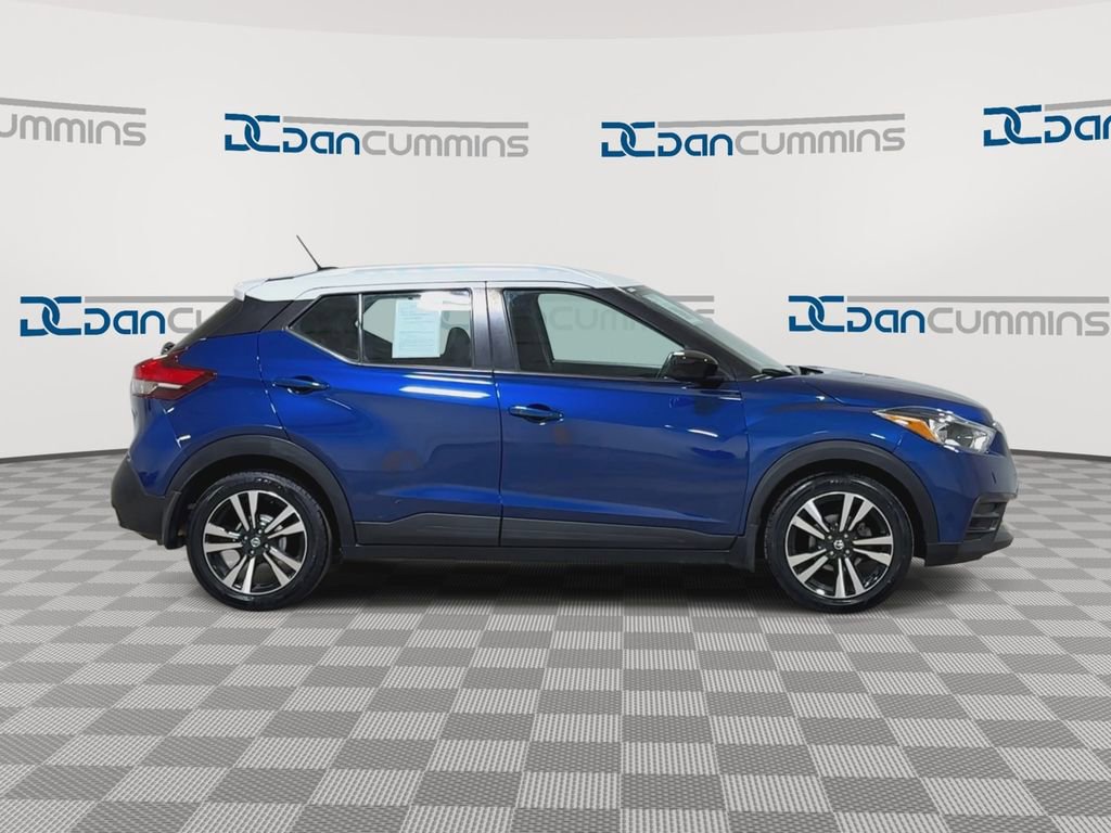 Used 2020 Nissan Kicks SV FWD image 2