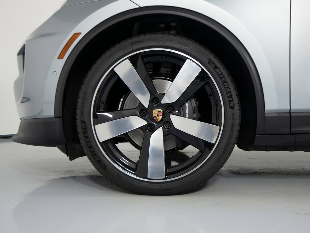 New 2026 Porsche Macan 4 Electric AWD/4WD image 14