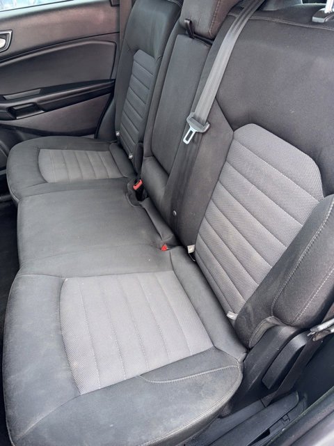 Used 2021 Ford Edge SE image 9