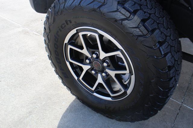 Used 2025 Jeep Wrangler Unlimited Rubicon image 3