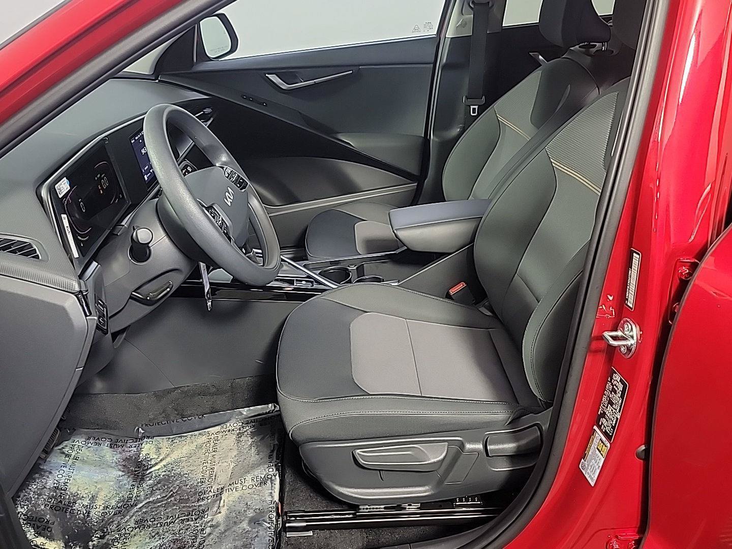 Used 2025 Kia Niro LX FWD image 19