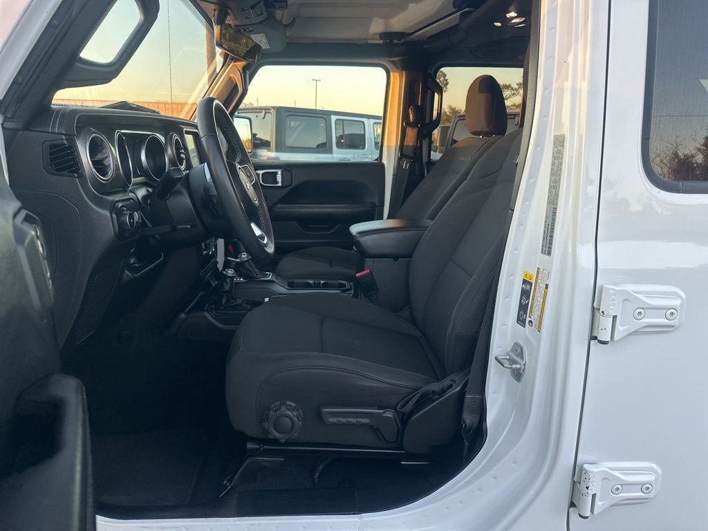 Used 2023 Jeep Wrangler Sahara image 16