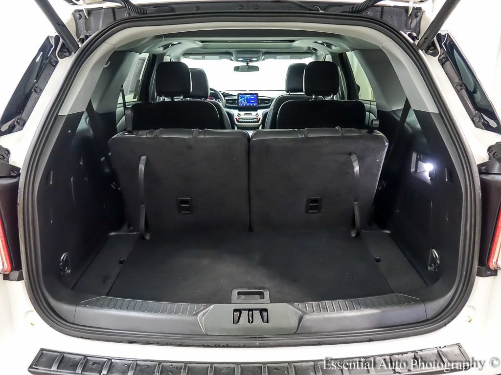Used 2023 Ford Explorer XLT w/ Equipment Group 202A AWD/4WD image 24