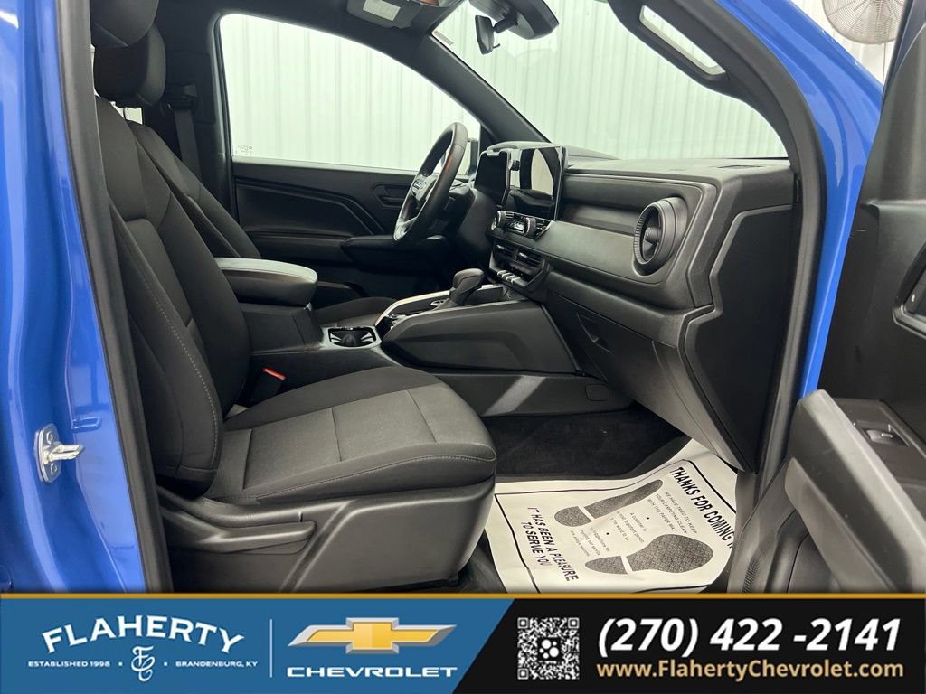 Used 2025 Chevrolet Colorado Trail Boss AWD/4WD image 15