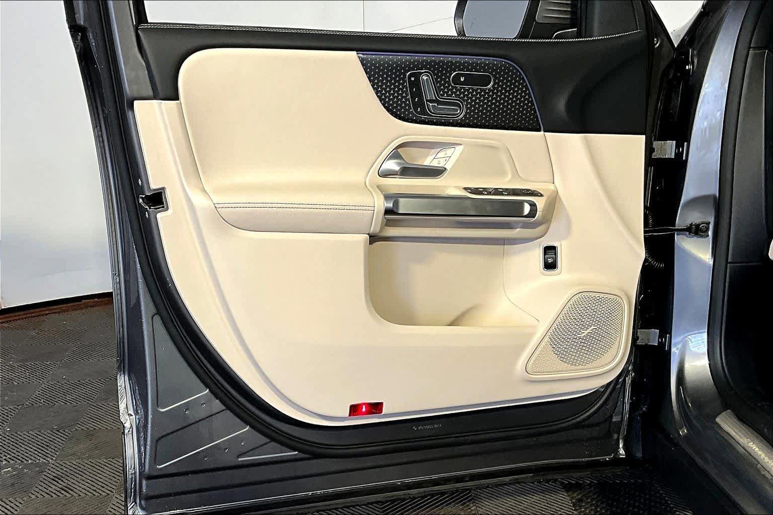 New 2026 Mercedes-Benz GLB 250 4MATIC image 11