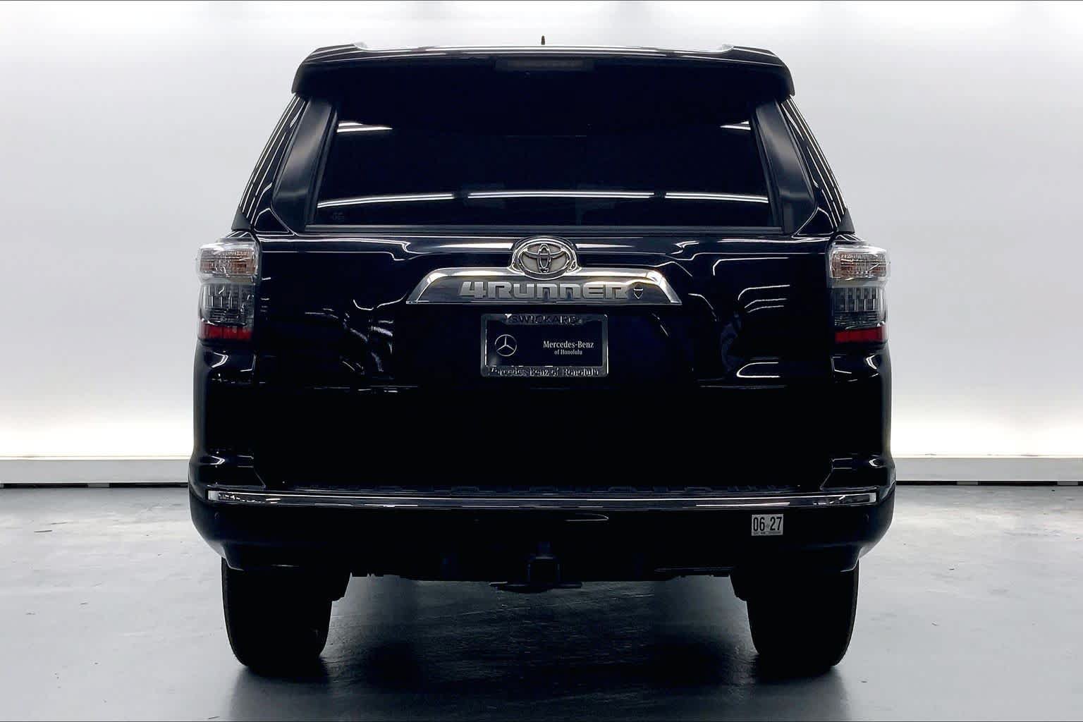 Used 2023 Toyota 4Runner Limited AWD/4WD image 3