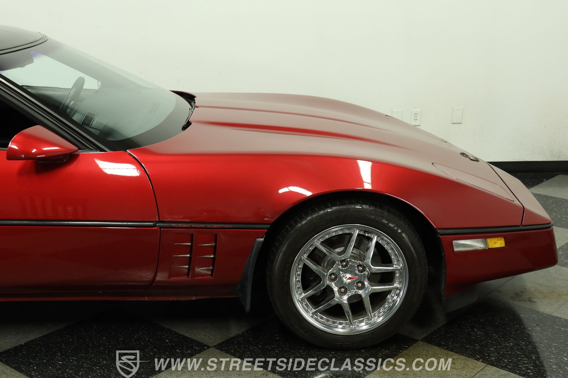 Used 1990 Chevrolet Corvette Coupe RWD image 29