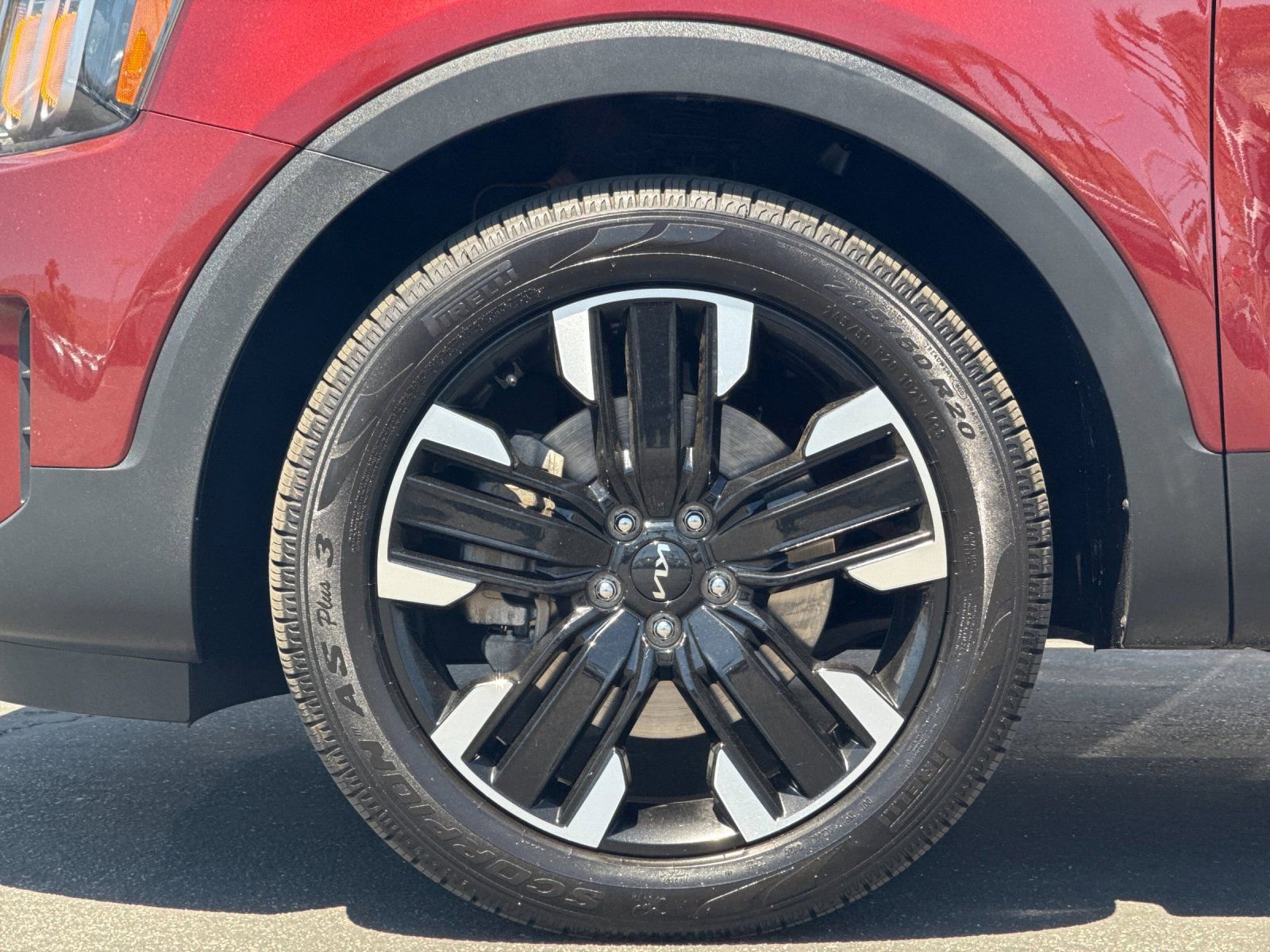 Certified 2024 Kia Telluride SX w/ Towing Package FWD image 26