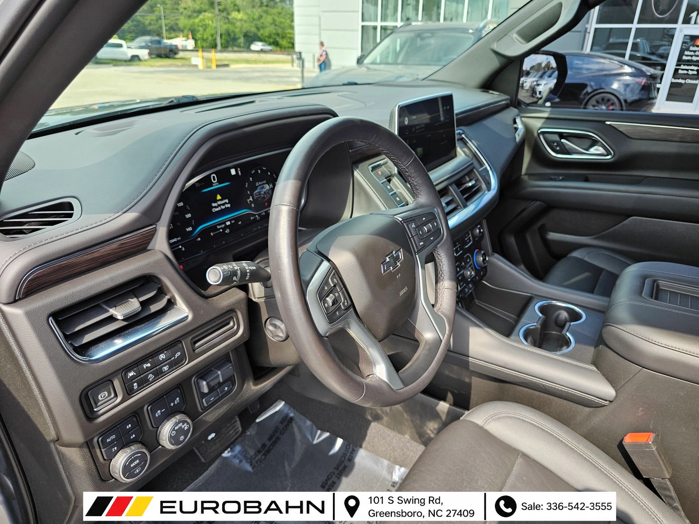 Used 2022 Chevrolet Tahoe Z71 w/ Z71 Off-Road Package AWD/4WD image 16