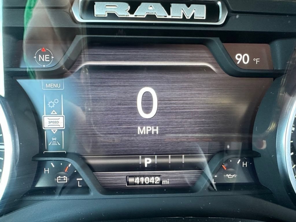 Used 2025 RAM 1500 Laramie AWD/4WD image 5
