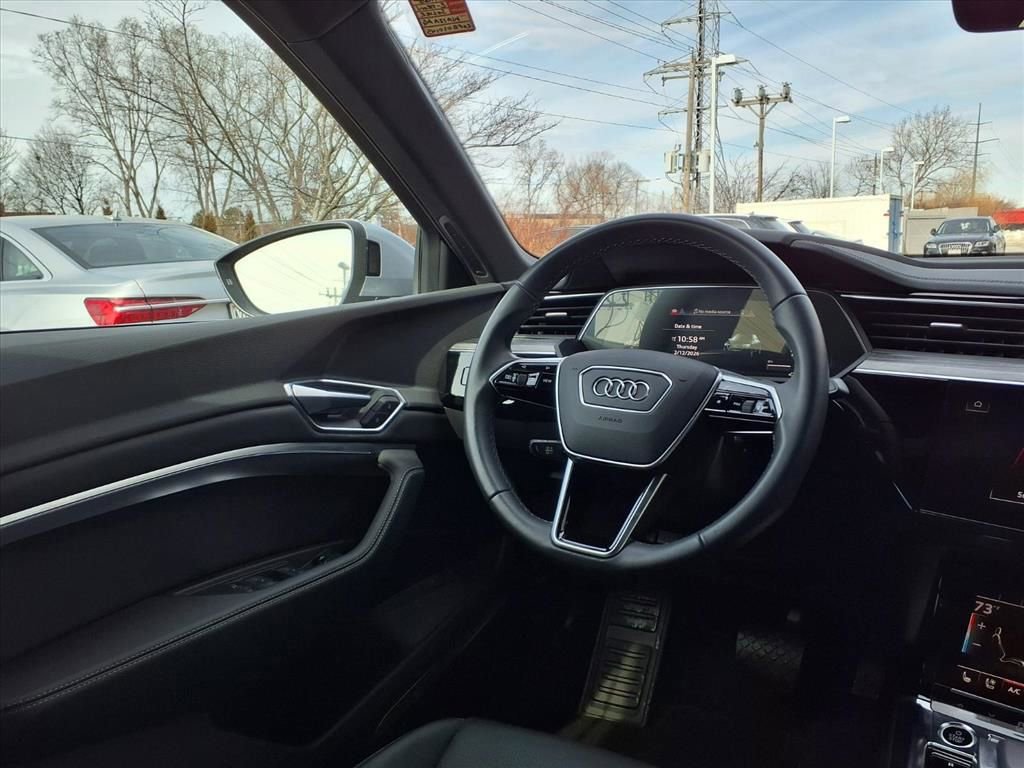 Certified 2023 Audi e-tron Premium Plus w/ Premium Plus Package image 11