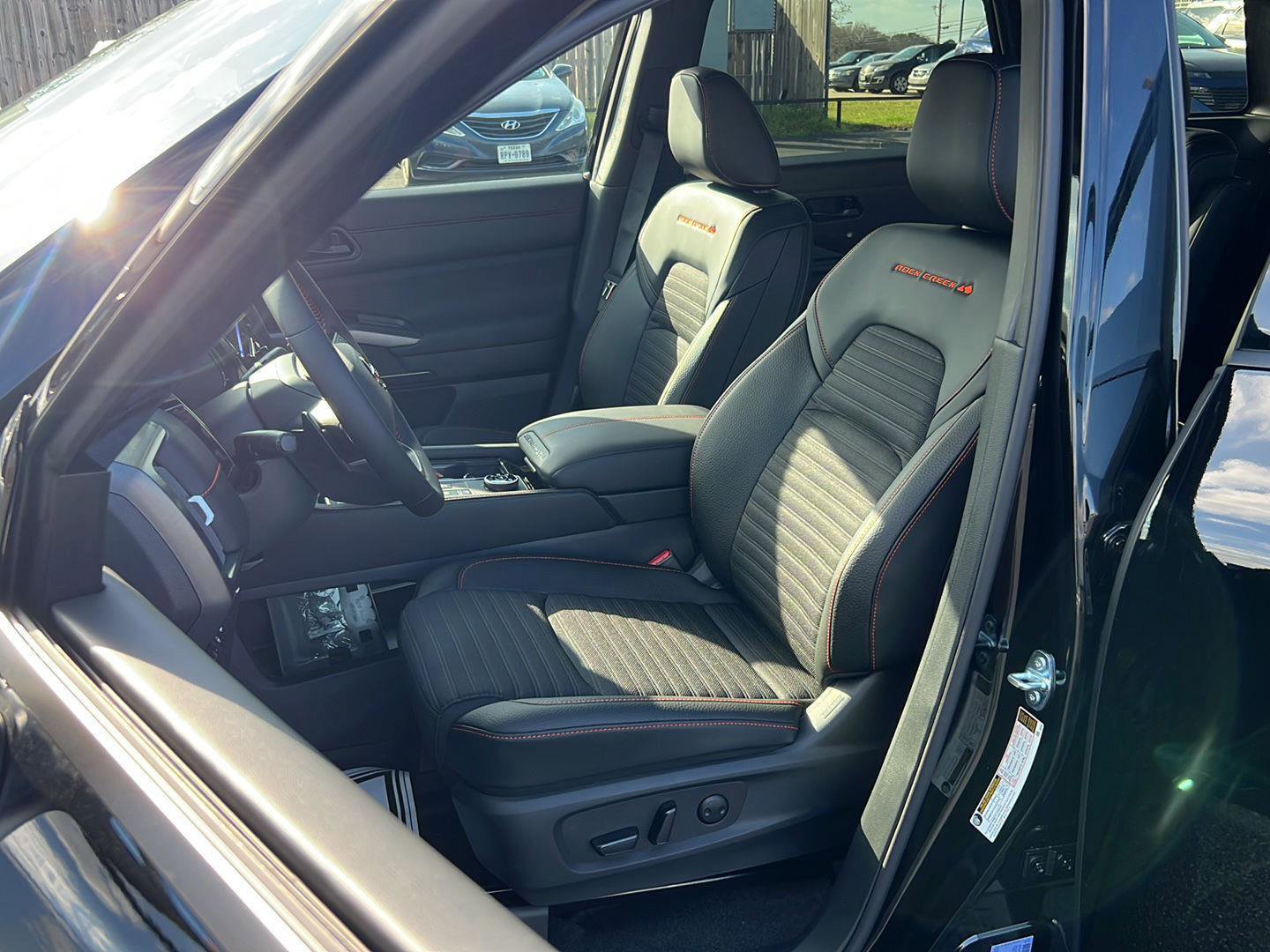 New 2026 Nissan Pathfinder Rock Creek w/ Rock Creek Premium Package AWD/4WD image 10