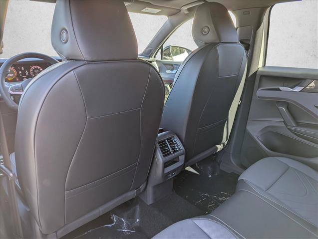 New 2026 Volkswagen Tiguan SE R-Line FWD image 25