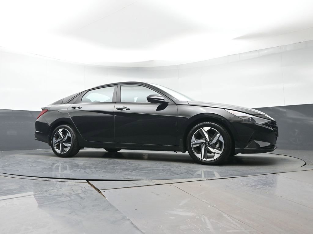 Used 2023 Hyundai Elantra SEL w/ Convenience Package FWD image 30
