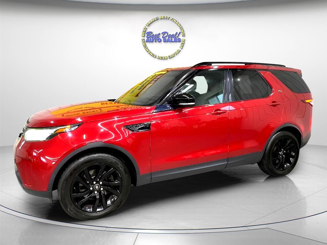 Used 2017 Land Rover Discovery SE image 3