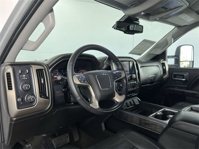 Used 2015 GMC Sierra 2500 Denali w/ Duramax Plus Package image 10