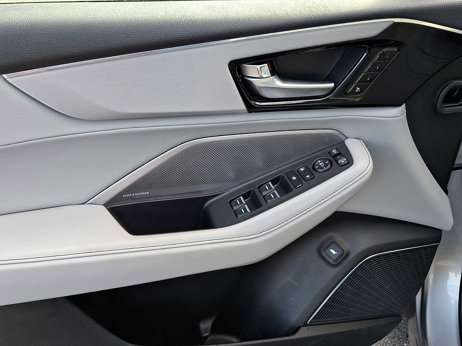 Certified 2026 Acura MDX SH-AWD w/ Technology Package image 12
