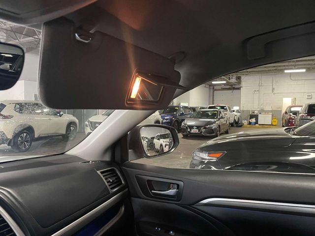 Used 2019 Toyota Highlander SE AWD/4WD image 33