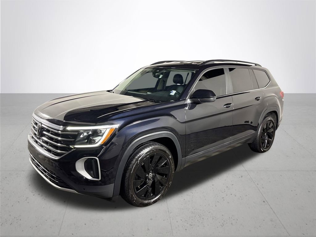 Used 2024 Volkswagen Atlas SE image 2