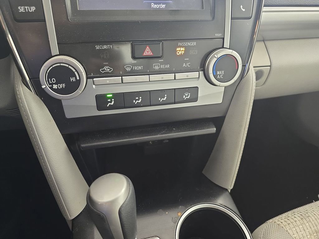 Used 2014 Toyota Camry LE image 24