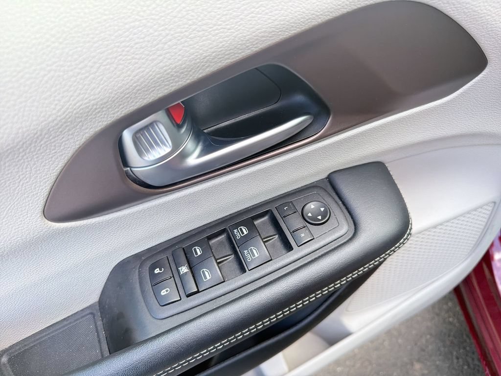Used 2023 Chrysler Voyager LX FWD image 14