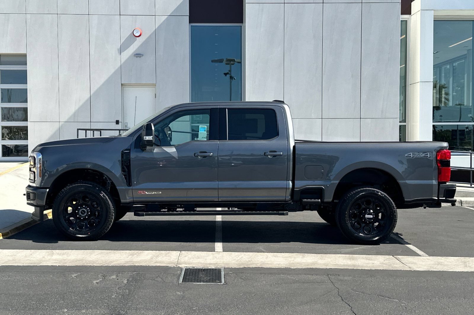 New 2026 Ford F250 Lariat w/ Black Appearance Package AWD/4WD image 6