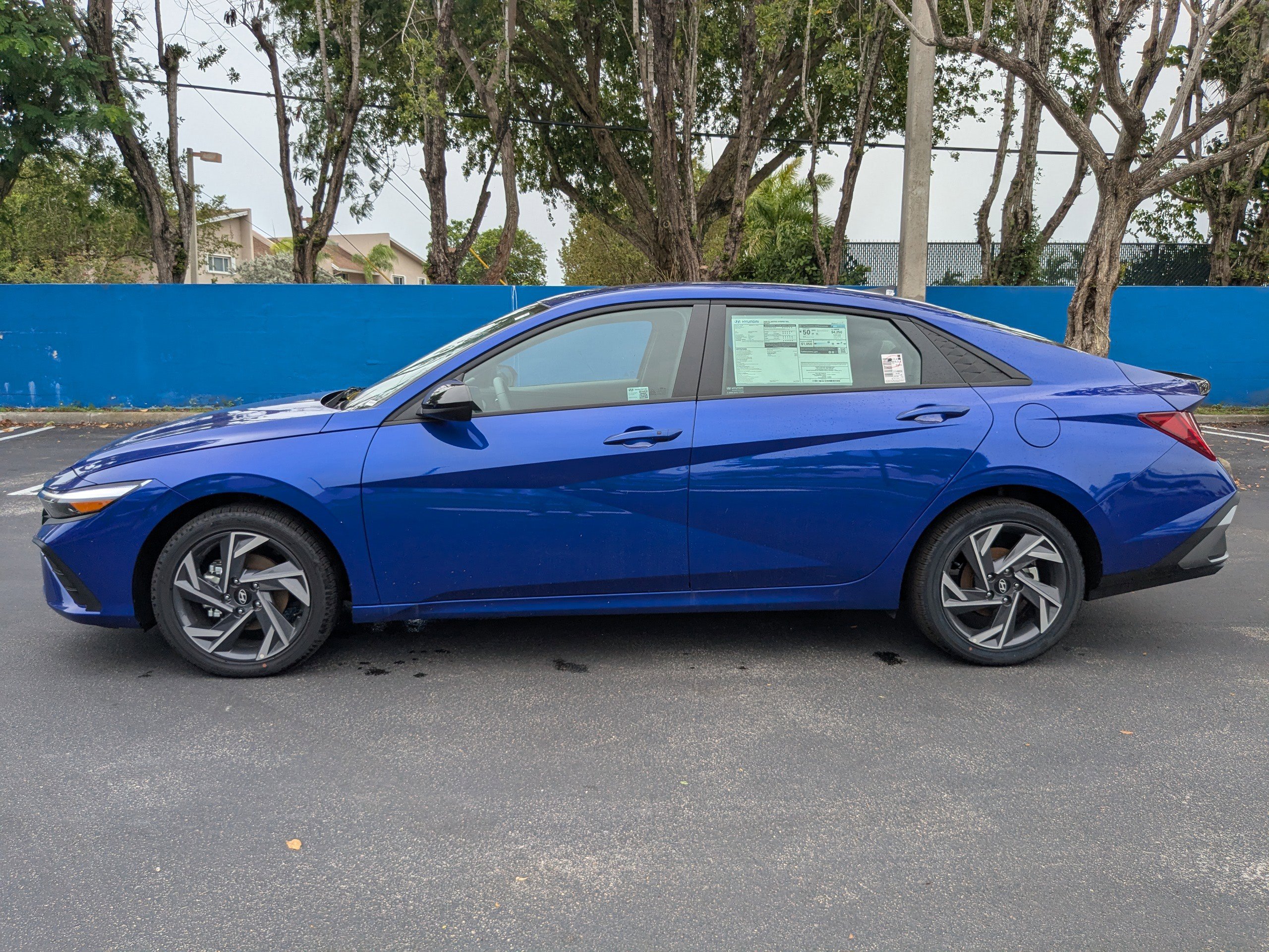 New 2025 Hyundai Elantra SEL image 7