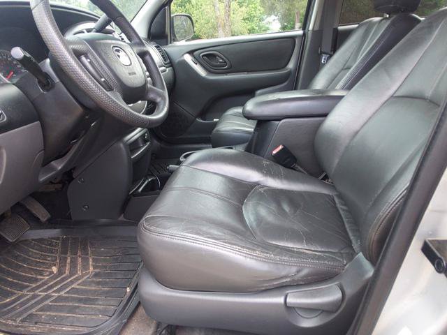 Used 2004 MAZDA Tribute LX w/ Luxury Pkg FWD image 12