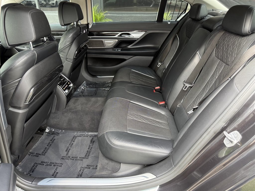 Used 2022 BMW 740i RWD image 13